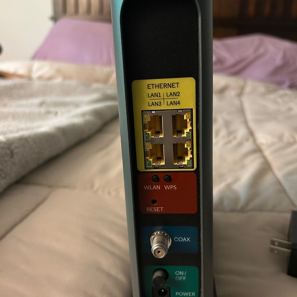 Motorola MG7540 DOCSIS 3.0 Cable Modem + AC1600 Wi-Fi Router โ Save on Rental F - Picture 3 of 3